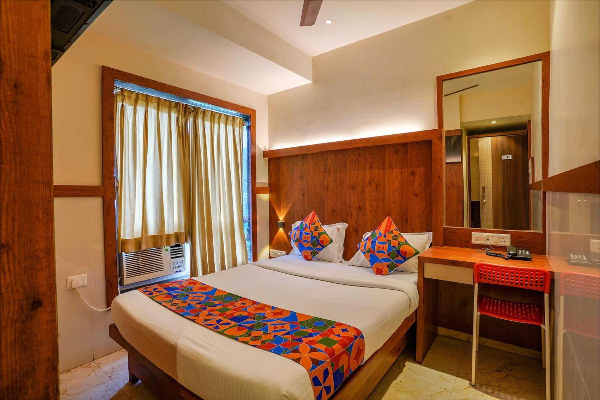 Fabexpress Super 7 Inn - Nr Rabale Station Navi Mumbai Exteriör bild
